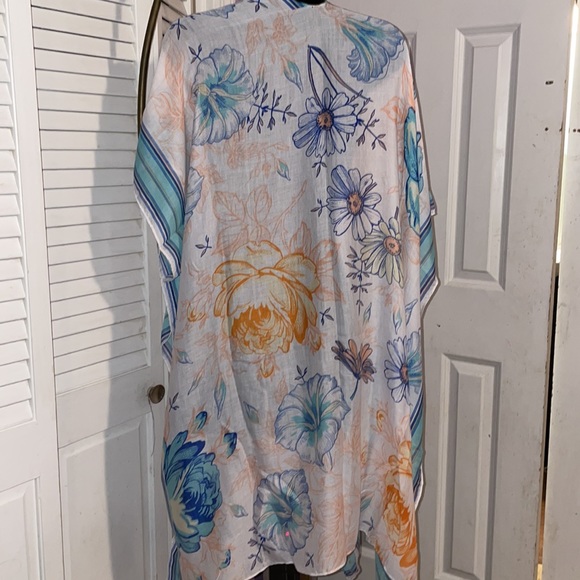 Bold Floral Kimono - One Size - Picture 3 of 13